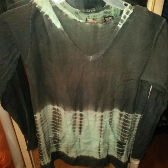 raya sun Tops - EUC Raya Sun Tie Dye Hooded Lightweight Blouse